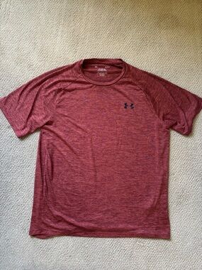 Like New Under Armour Tech Tee Heat Gear Tshirt